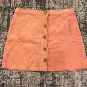 Pretty pink skirt. Purchased from forever 21 in size medium.